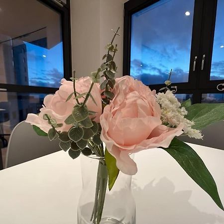 2 Bed Penthouse Style Apartment Londra Esterno foto