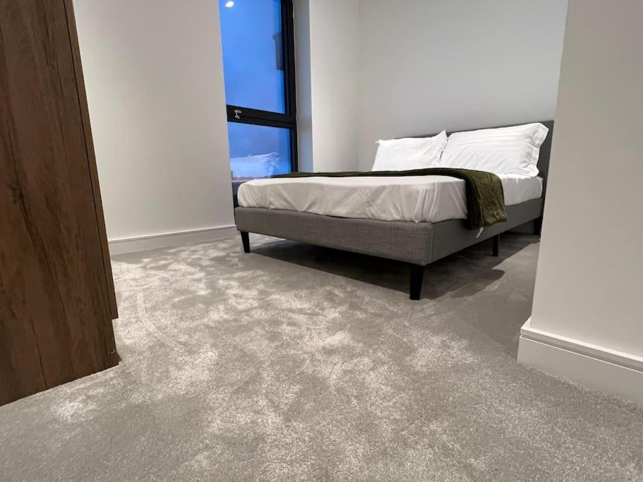 2 Bed Penthouse Style Apartment Londra Esterno foto